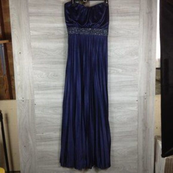 City Chic Midnight Strapless Pleated Maxi dress size 20 - Picture 2 of 7